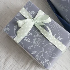 Cello Frosted Hand Drawn Leaves 40mic Green Pk100 (50x70cm)