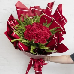 Cello Regal Pro Silhouette 65mic PK 100 Blood Red (50x70cm)